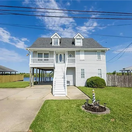 Bayou Manor